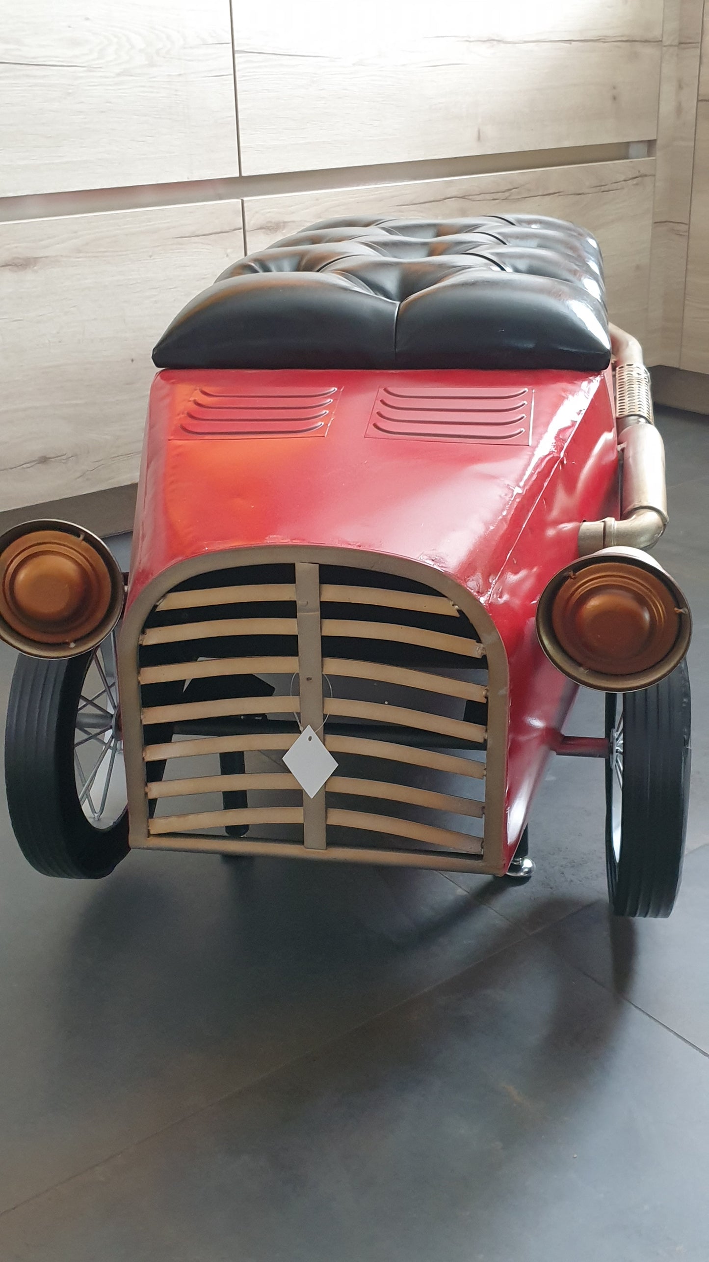 Replique de voiture ancienne avec coffre de rangement