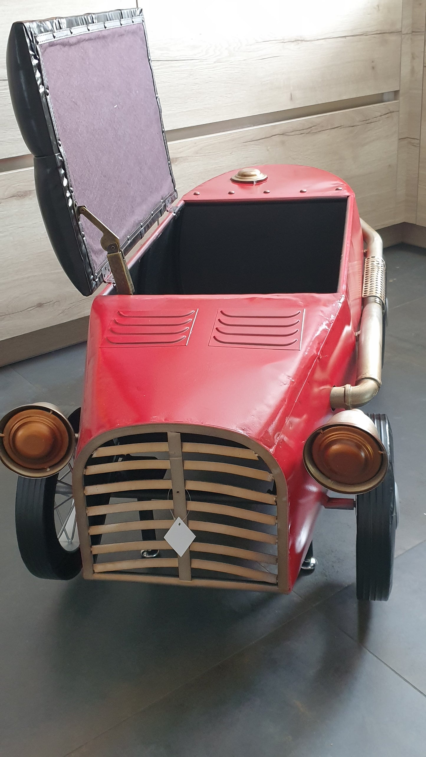 Replique de voiture ancienne avec coffre de rangement