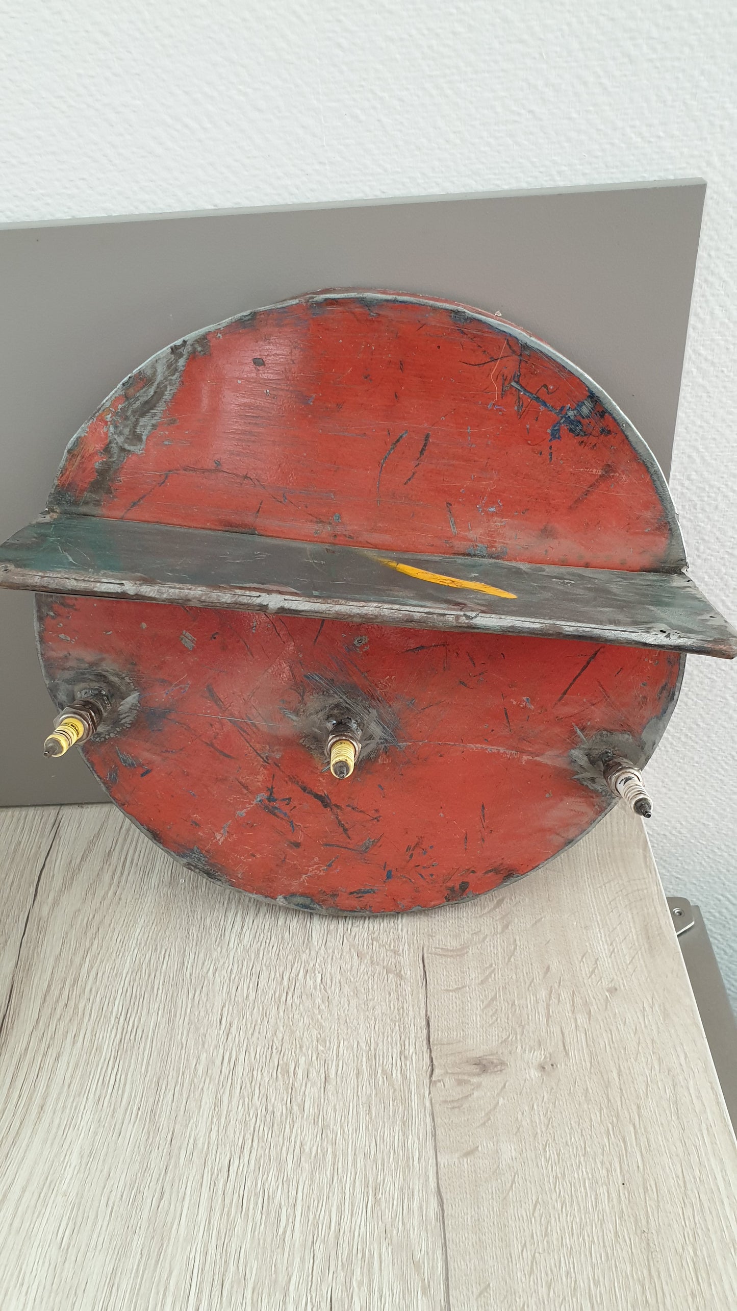 Etagère ronde en fûts d'huile recyclés
