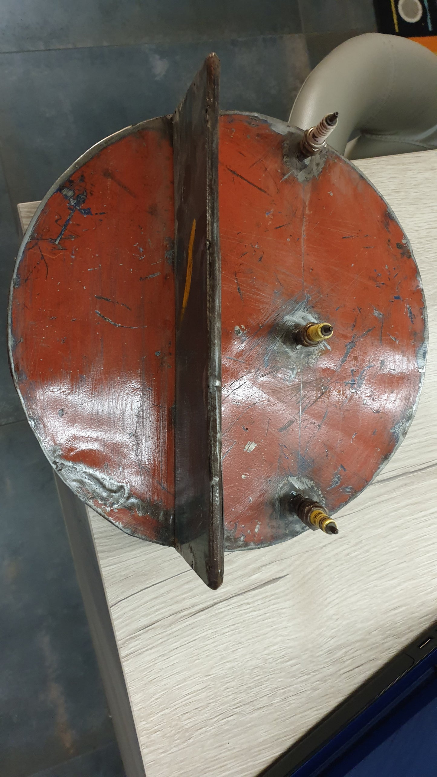 Etagère ronde en fûts d'huile recyclés