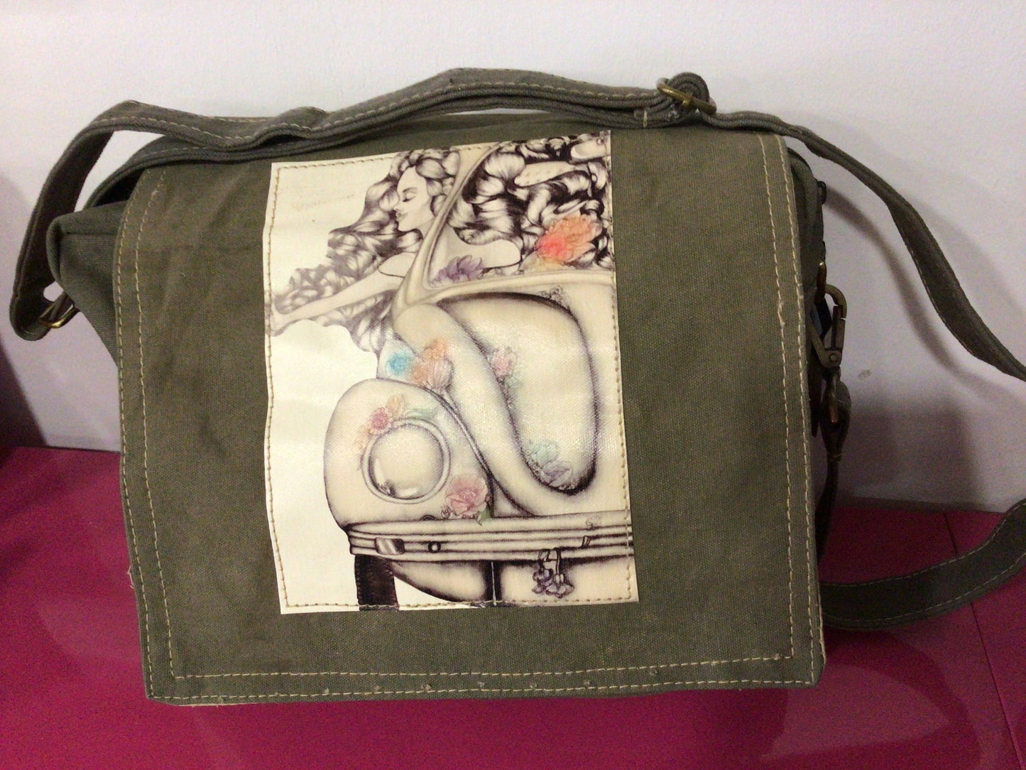 Upcycling Sac bandoulière en toile de tente militaire