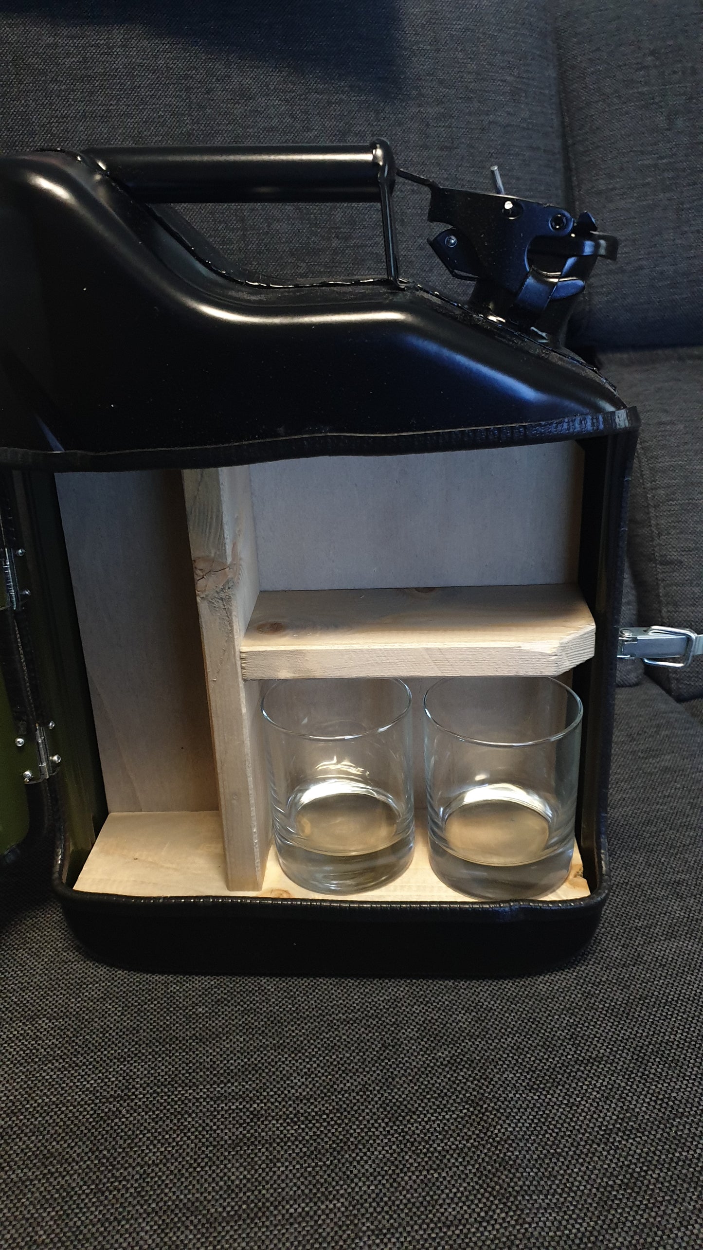 10-Liter-Whiskybar-Kanister mit 2 Gläsern