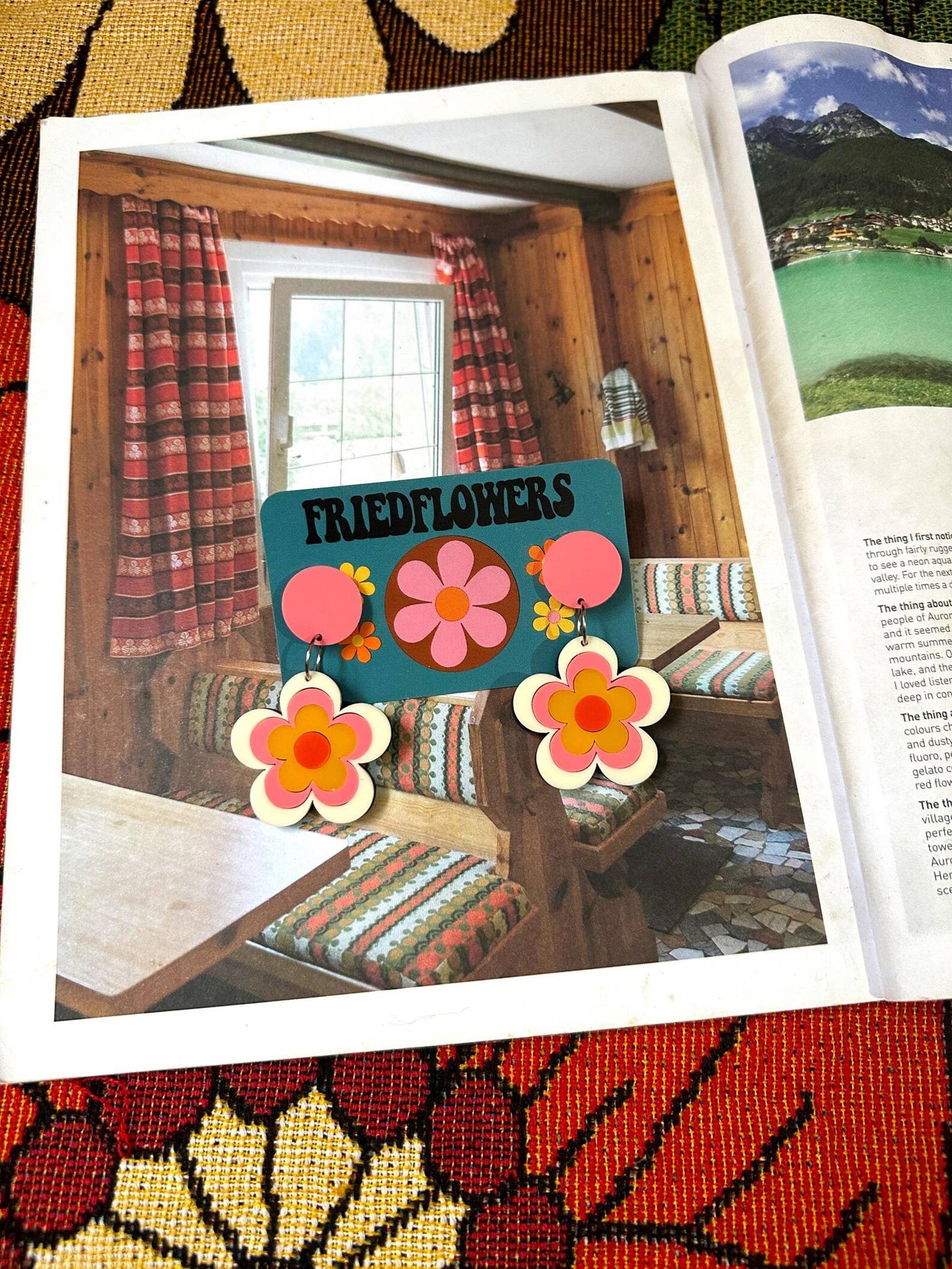 Boucles d'oreilles mini rétro à fleurs groovy