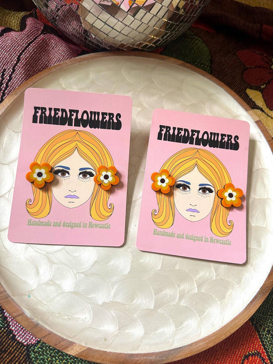Boucles d'oreilles puces fleur rétro groovy