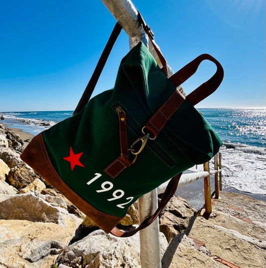 Sac à dos en tissu vert ou bleu