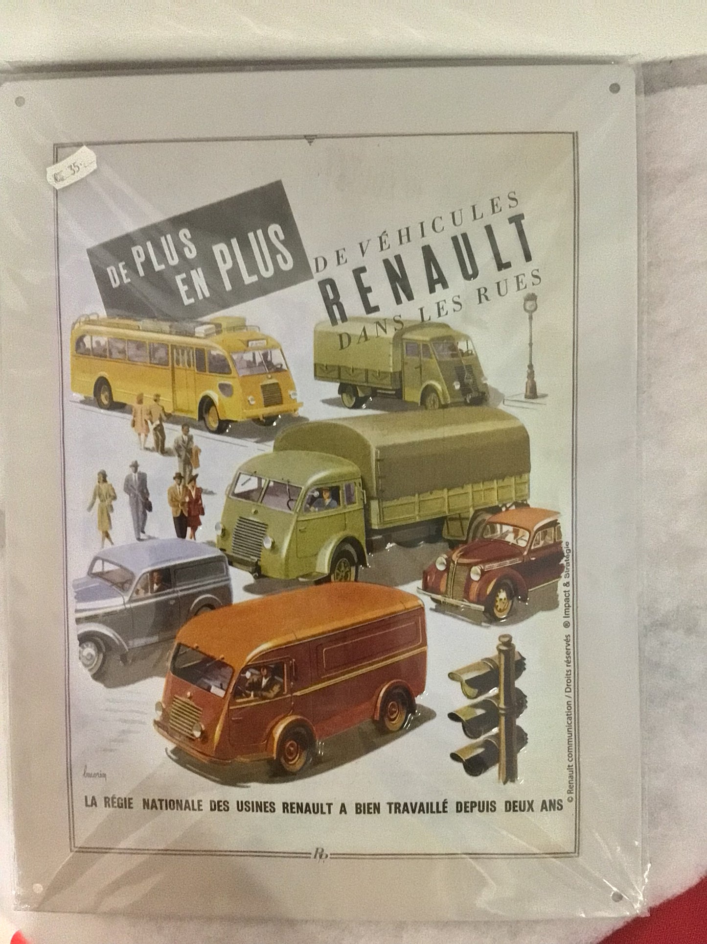 Renault-Schilder mit Reliefs