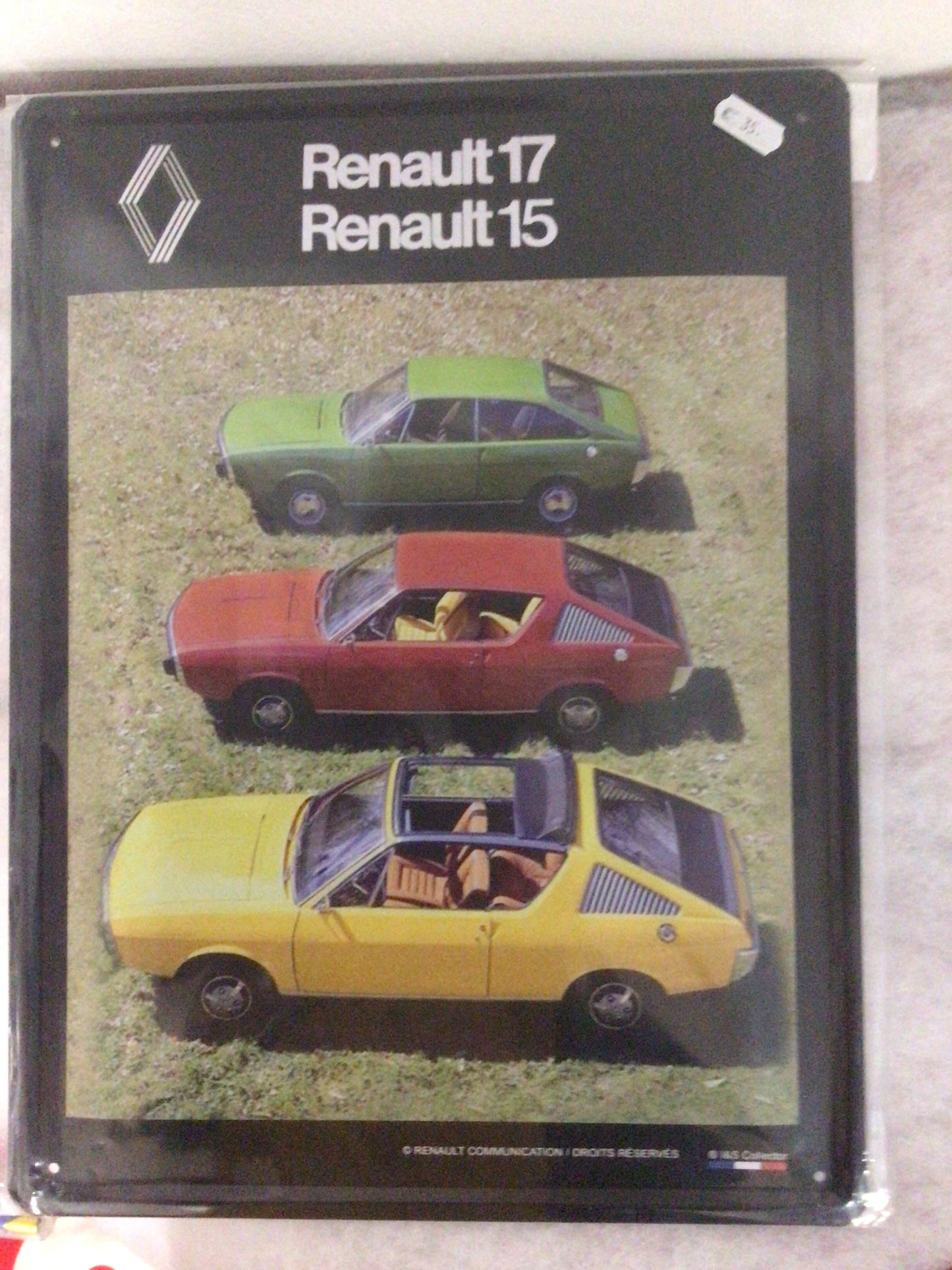 Renault plates with reliefs