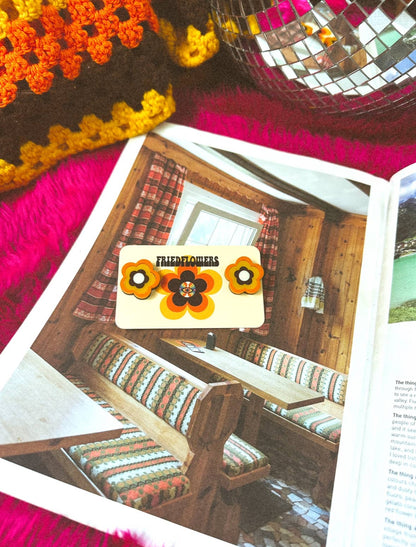 Boucles d'oreilles fleur stud inspirées des années 1970 Cecilia