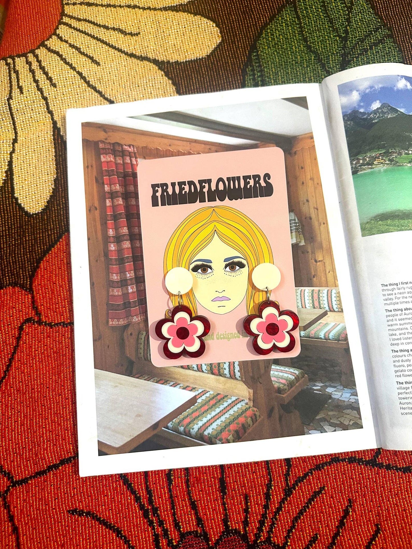 Boucles d'oreilles mini rétro à fleurs groovy