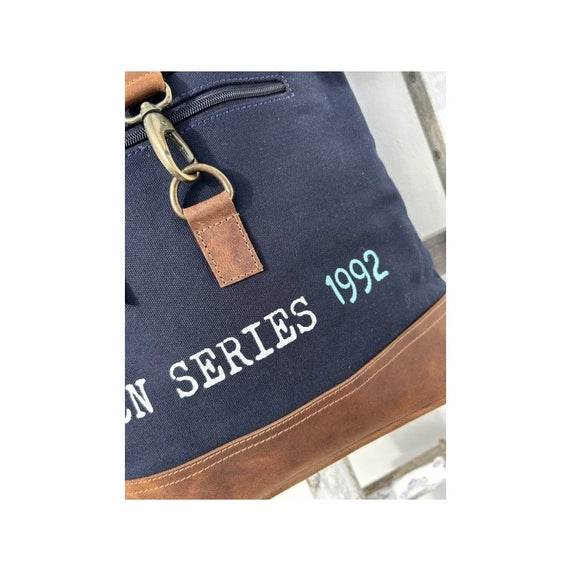 Sac à dos en tissu vert ou bleu