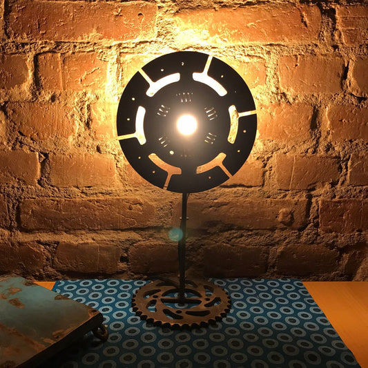 Upcycling clutch disc lamp