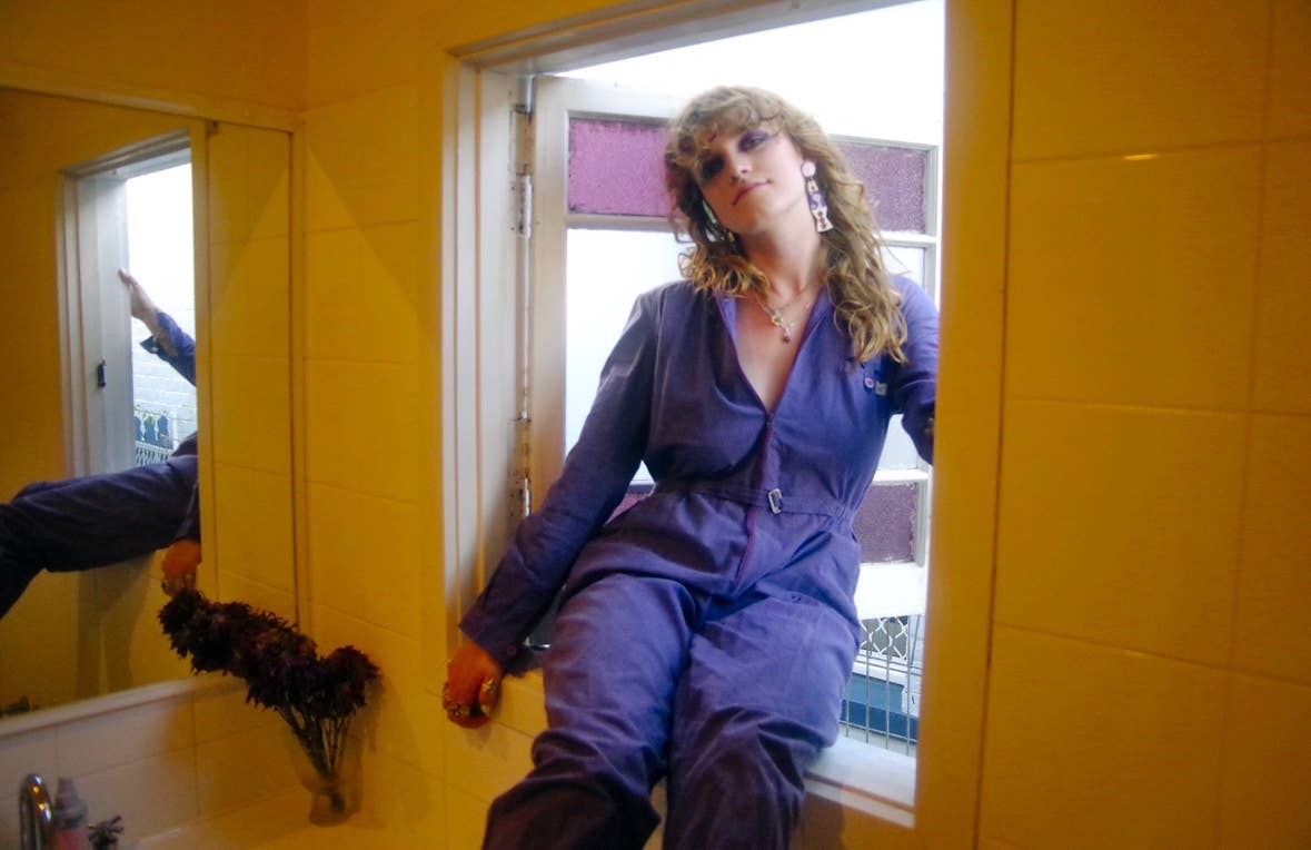 Boucles d'oreilles Mini Retro Groovy lampe à lave