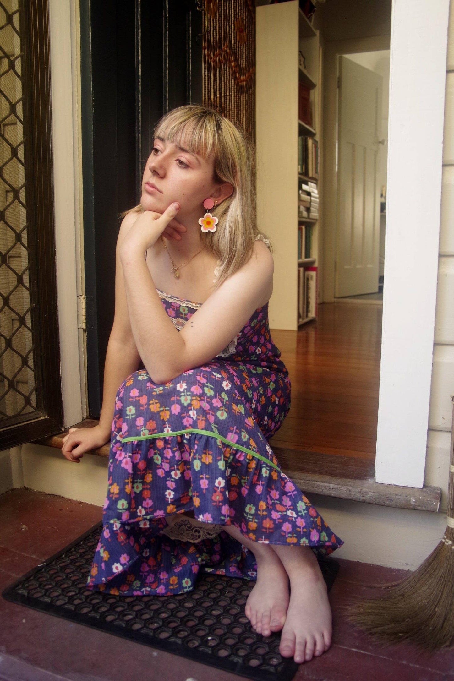 Boucles d'oreilles mini rétro à fleurs groovy