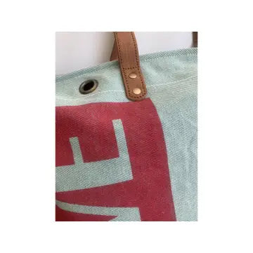 Grand sac rectangulaire avec fermeture éclair et anses