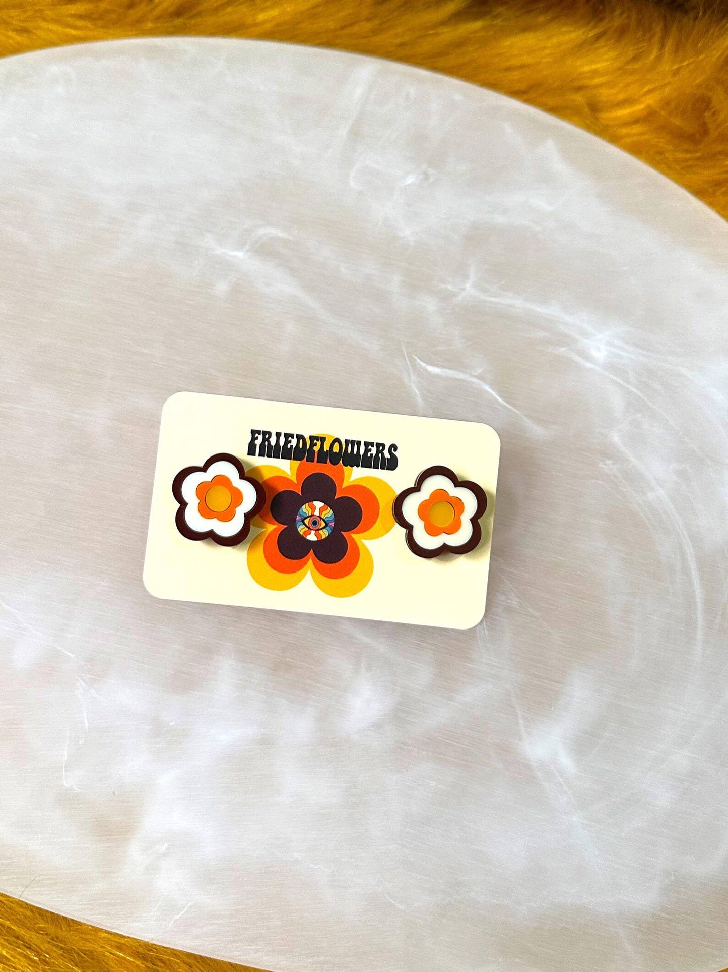 Boucles d'oreilles fleur stud inspirées des années 1970 Cecilia