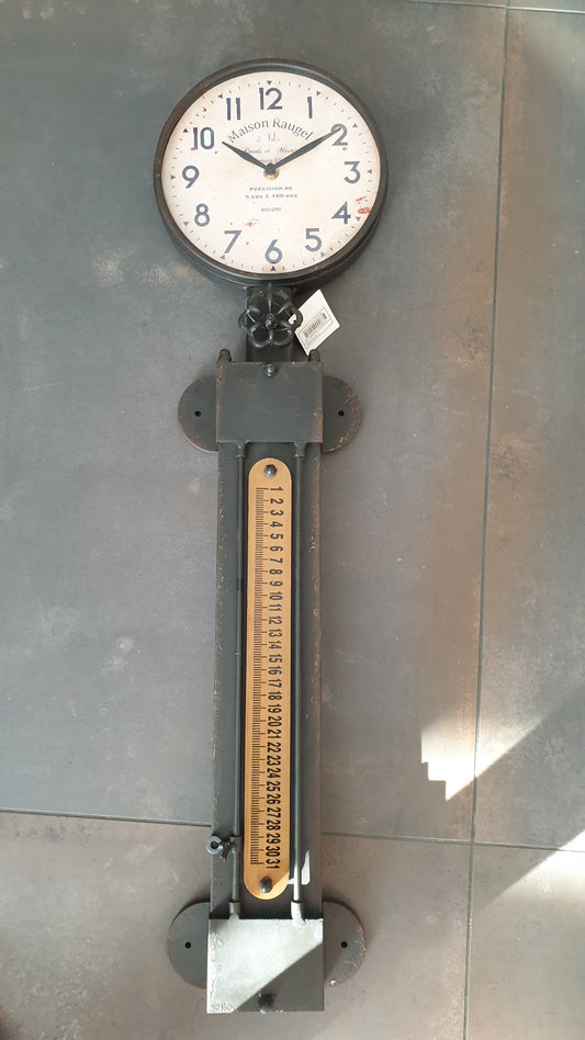 Retro patinated calendar clock