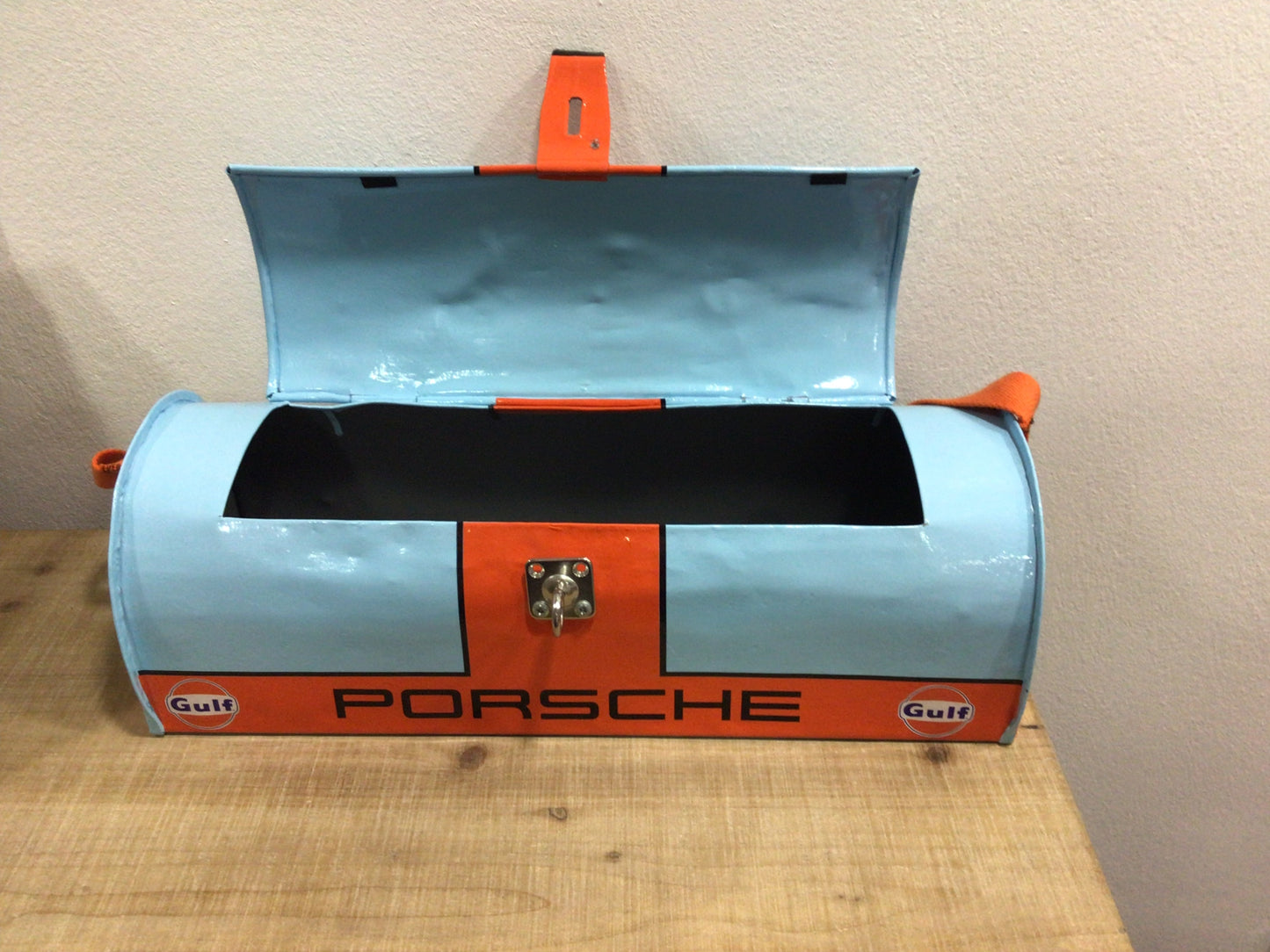 Caisse de rangement Porsche recyclée