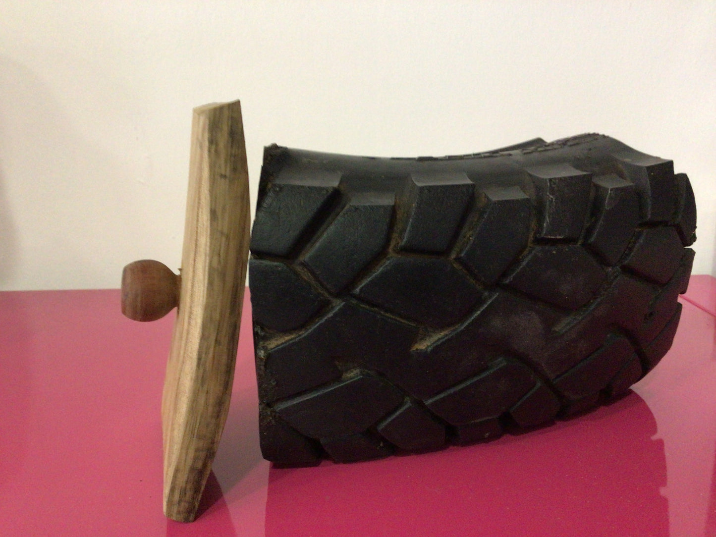Upcycling tire and wood storage box